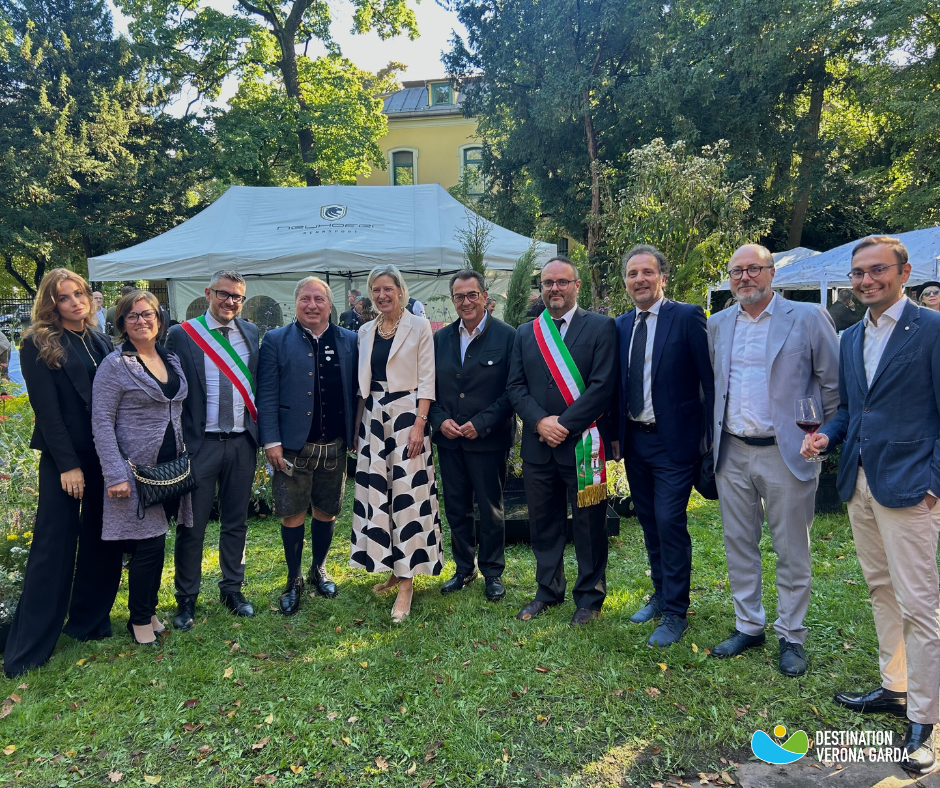 "Ciao, Servus & Saluti": l'Italia incontra la Baviera nel segno del dialogo e del gusto "Ciao, Servus & Saluti": l'Italia incontra la Baviera nel segno del dialogo e del gusto